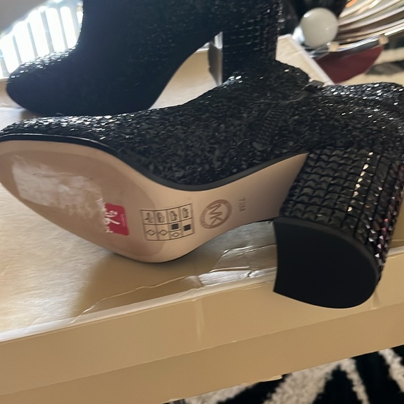 Michael kors boots - Picture 3 of 4